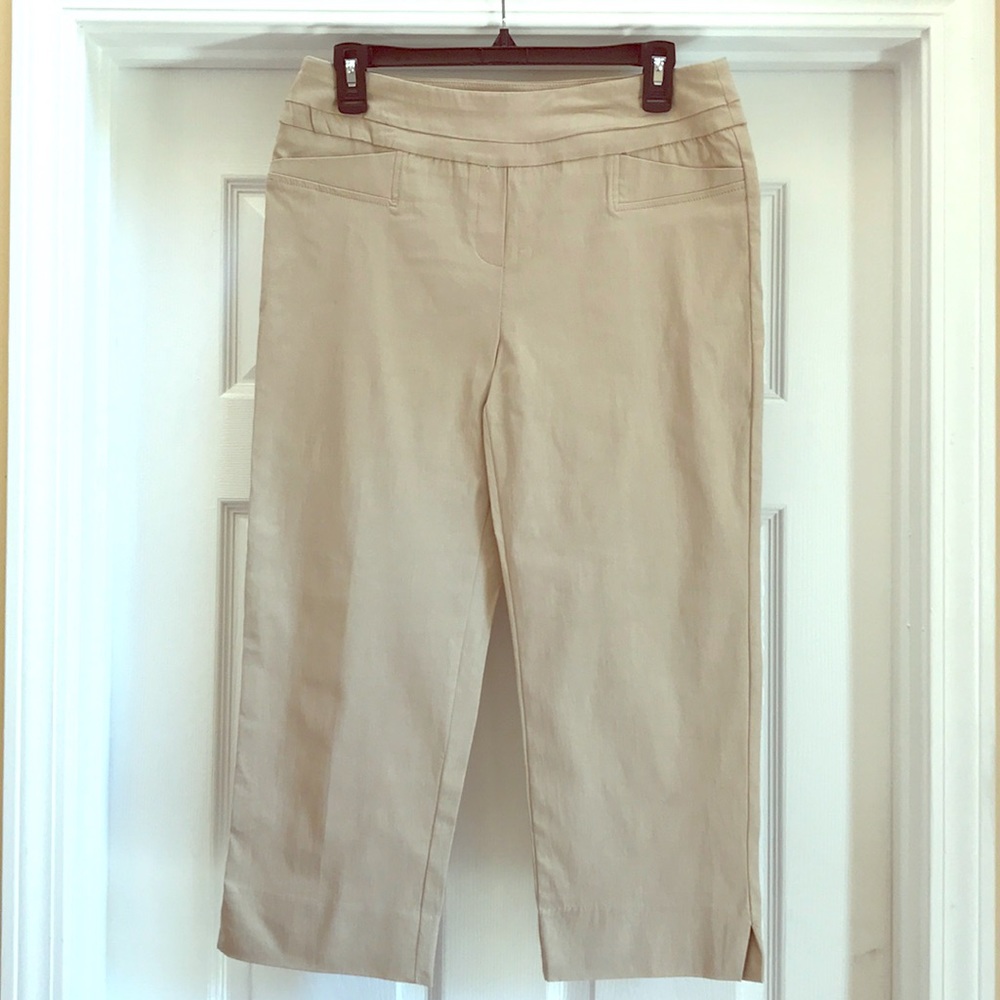 Khaki capris by Zac & Rachel
